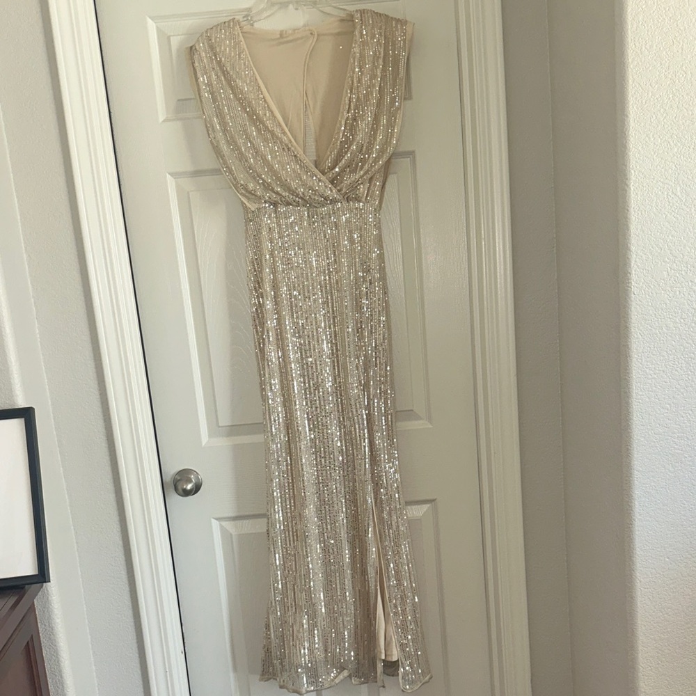 Lapis Size 4 Elegant Sequin Gown